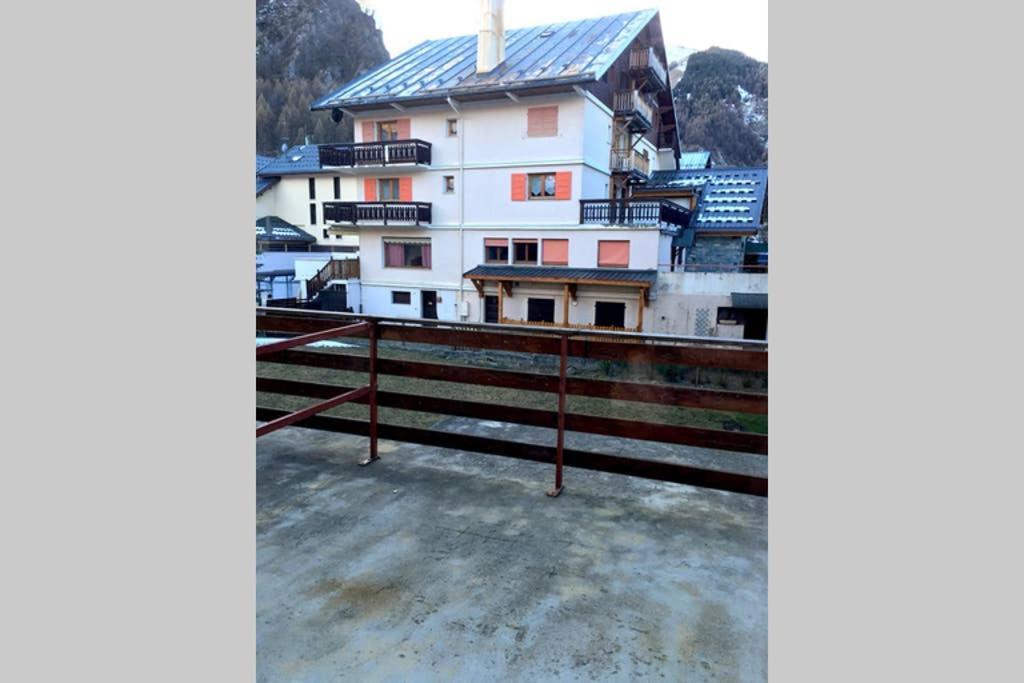 Jaune Genepi - 4 Personnes - 49M2 Et 17M2 Terrasse فالوار المظهر الخارجي الصورة